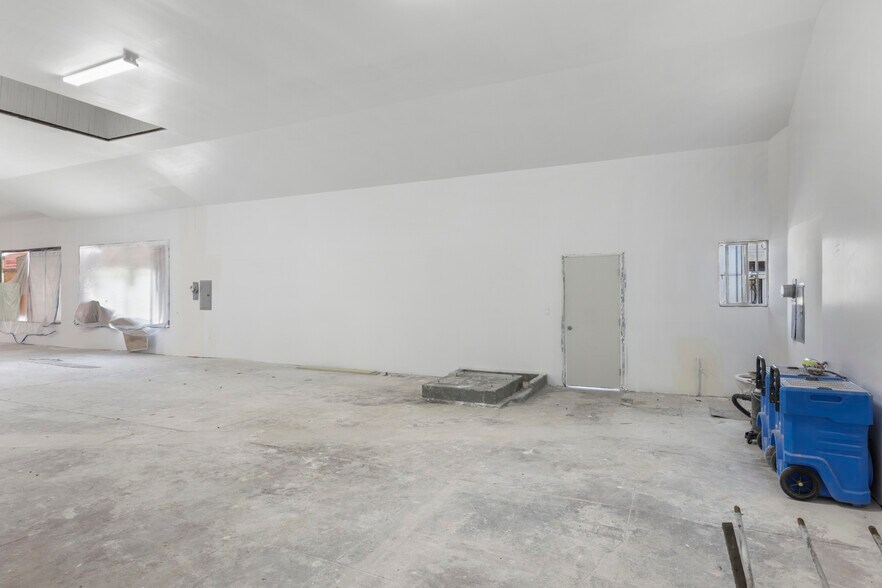 More Photos Of 2974-2996 Macarthur Blvd, Oakland Storefront For Lease