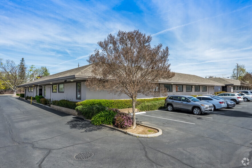 More Photos Of 3637 Mission Ave, Carmichael Office For Sale