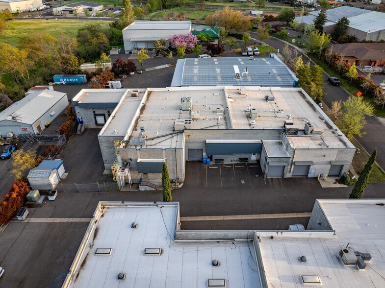 More Photos Of 710 Jefferson Ave, Ashland Light Manufacturing For Lease