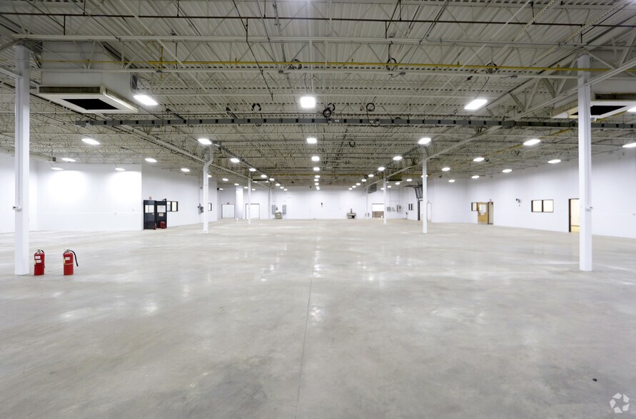 More Photos Of 18 Robert Bonazzoli Ave, Hudson Warehouse For Lease