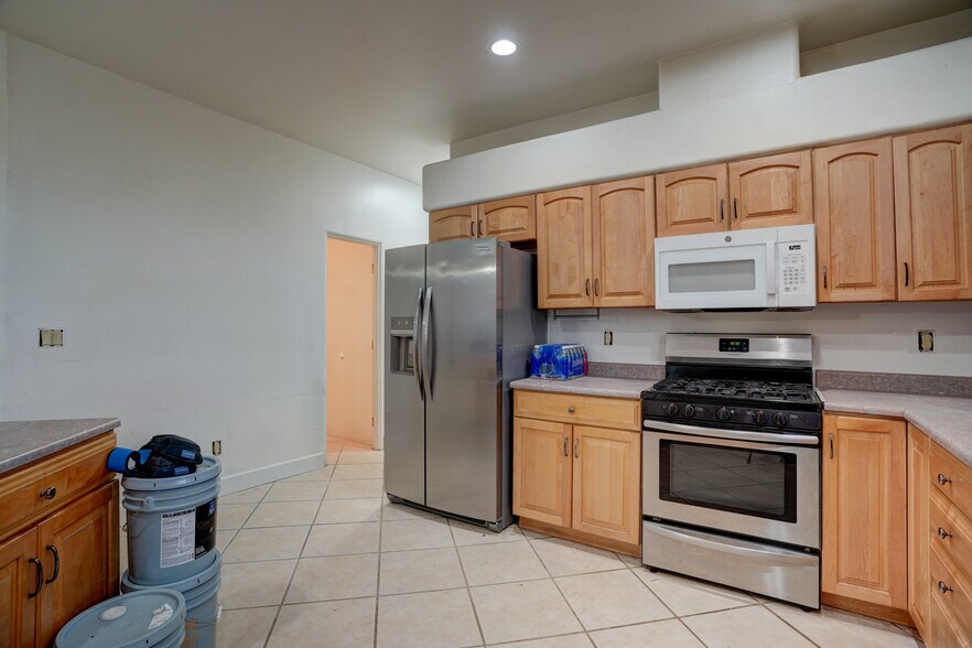 More Photos Of 3760 E Airport Dr, Rimrock Specialty For Sale