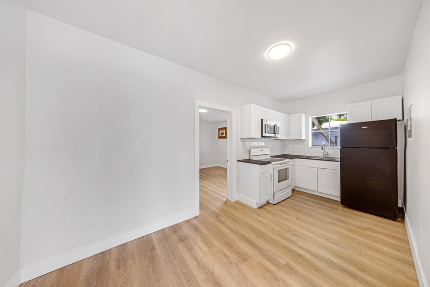 More Photos Of 1648 NW 33rd St, Miami Apartments For Sale