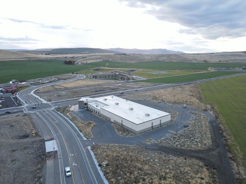 More Photos Of 2943 Belmont, West Richland Distribution For Lease