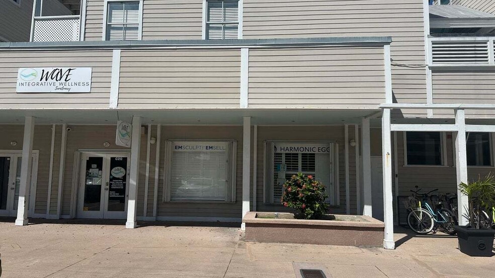 More Photos Of 1075 Duval St, Key West Apartments For Lease