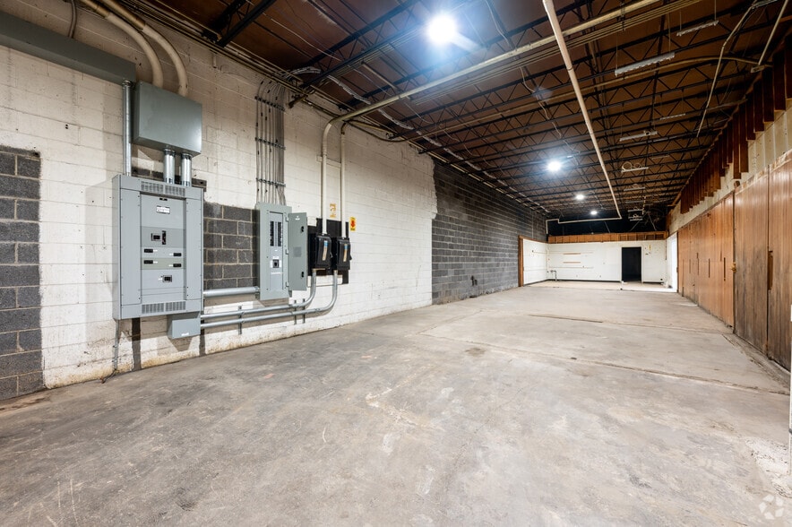 More Photos Of 2802 N Lafayette Rd, Indianapolis Unknown For Lease