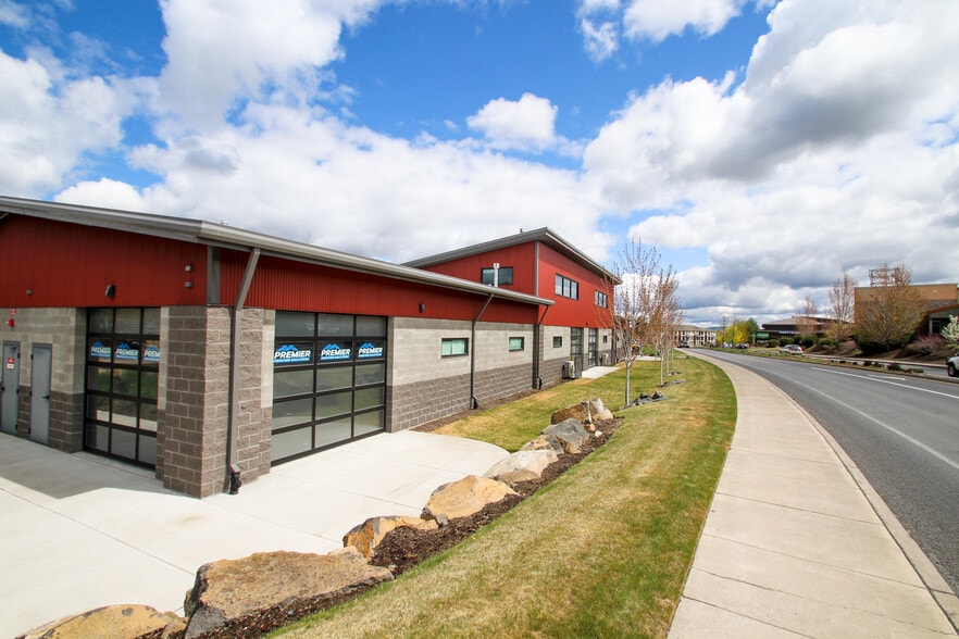 More Photos Of 63052 Layton Ave, Bend Warehouse For Lease