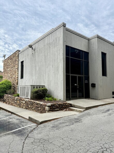 More Photos Of 3902-3904 Franklin Rd, Roanoke Office For Lease