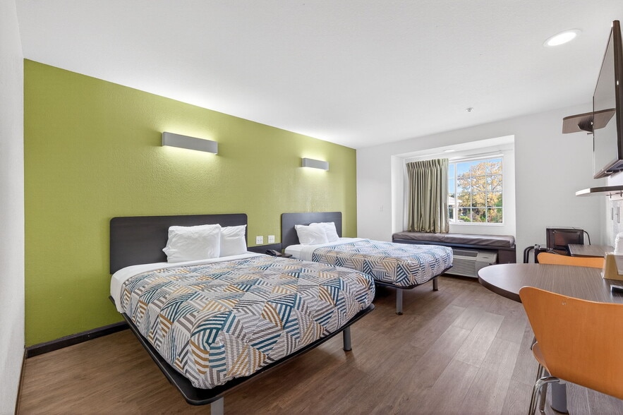 More Photos Of 1901 Broadcast St, Gastonia Hotel For Sale