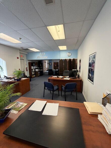 More Photos Of 423 York Rd, Jenkintown Storefront Retail Residential For Lease