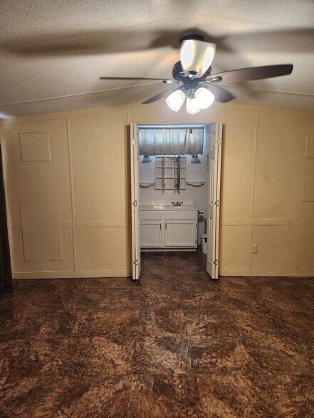More Photos Of 23927 Alanwood Dr, San Antonio Manufactured Housing Mobile Home Park For Sale