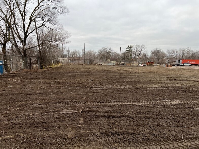 More Photos Of 1201 15th Street Ave, Gary Land For Lease