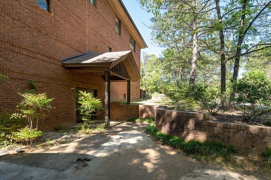 More Photos Of 1000 Corporate Pt, Warner Robins Loft Creative Space For Lease