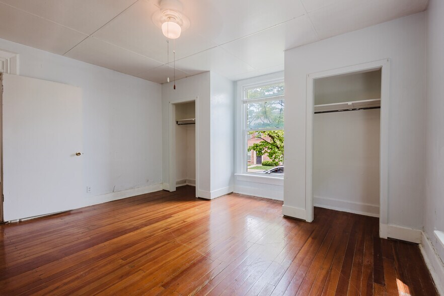 More Photos Of , Lexington Specialty For Sale