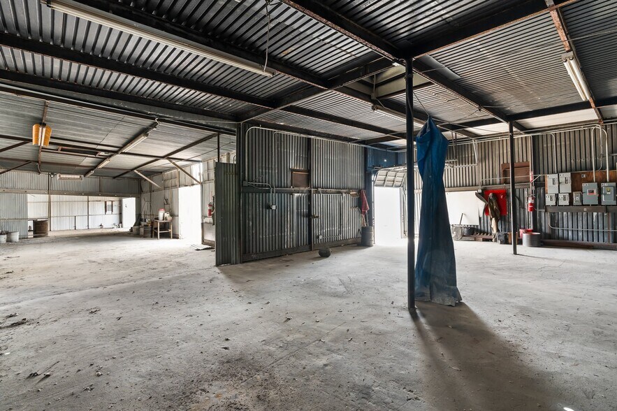 More Photos Of 3314 Carr St, Houston Manufacturing For Sale