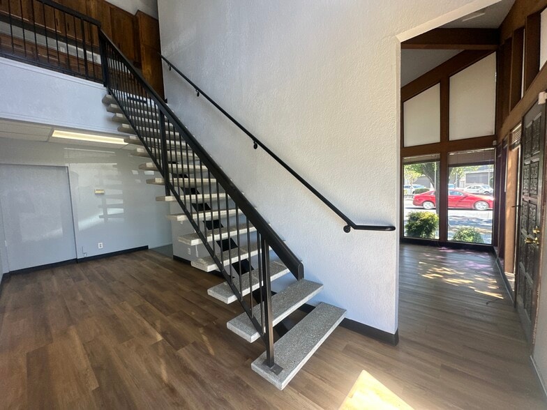 More Photos Of 801 15th St, Modesto Office For Lease