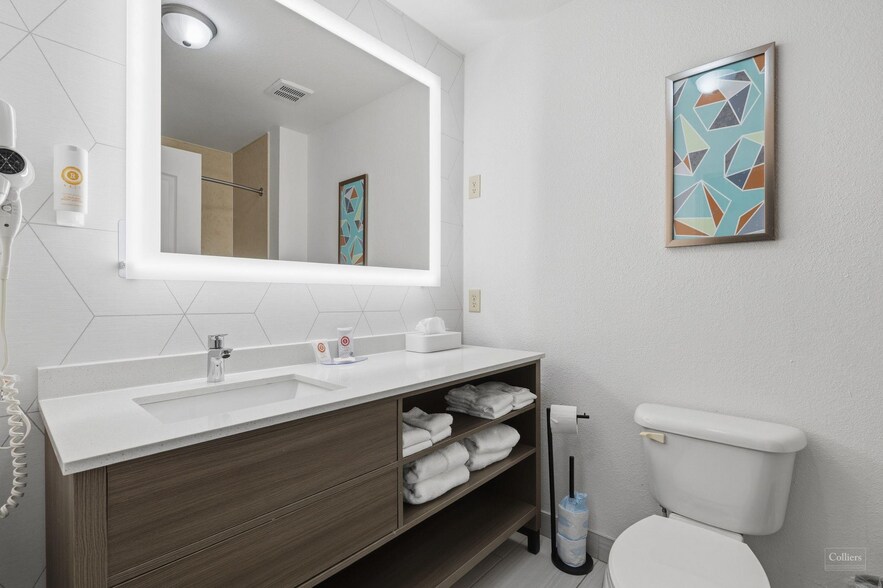 More Photos Of 334 Caroline St, Orange Hotel For Sale