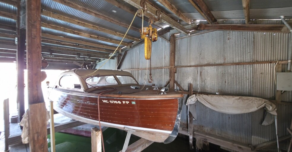 More Photos Of 7116 McDonald St, Harsens Island Marina For Sale