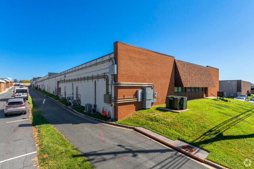 More Photos Of 9113-9161 Industrial Ct, Gaithersburg Warehouse For Sale