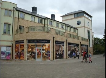 More Photos Of Marriotts Walk, Witney Storefront For Lease