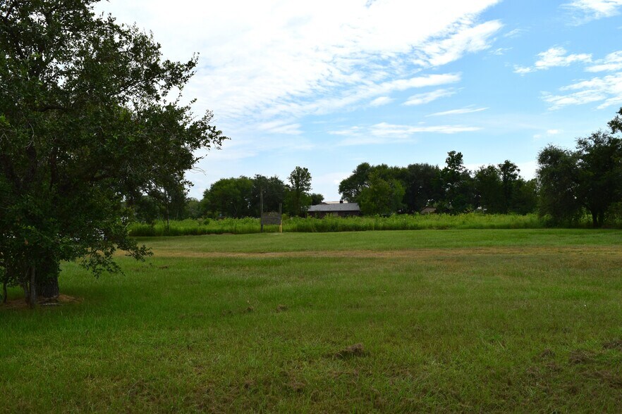 More Photos Of Bailey & McLean Rd., Pearland Land For Sale
