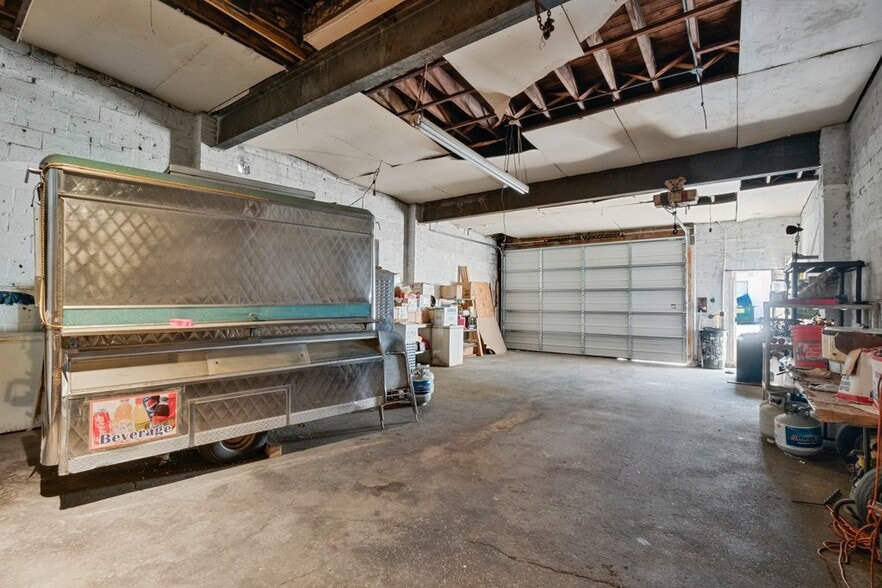 More Photos Of 2112 N Charles St, Baltimore Office For Sale