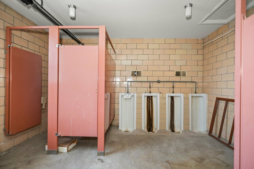 More Photos Of 508 E Main Ave, Chewelah Office For Sale