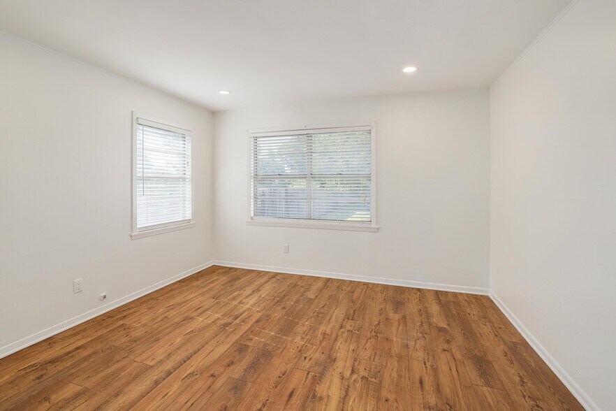 More Photos Of 508 Fm-1460, Georgetown Office For Sale