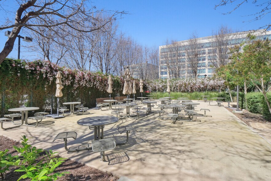 More Photos Of 3325 Scott Blvd, Santa Clara Unknown For Lease