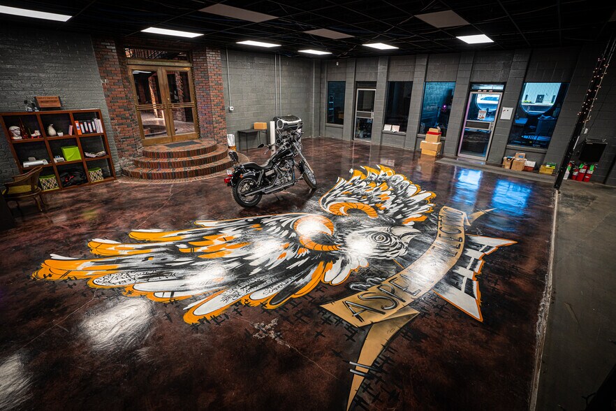 More Photos Of 6308 E 15th St, Tulsa Manufacturing For Lease