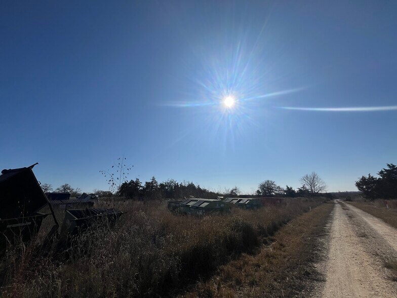 More Photos Of 413 FM 20, Bastrop Flex For Sale