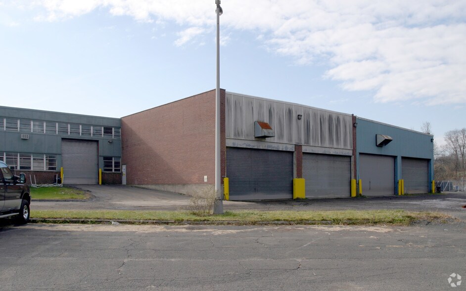 More Photos Of 500 Four Rod Rd, Berlin Light Manufacturing For Lease