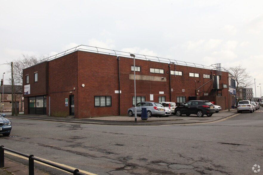 More Photos Of 35 Walmersley Rd, Bury Office For Lease