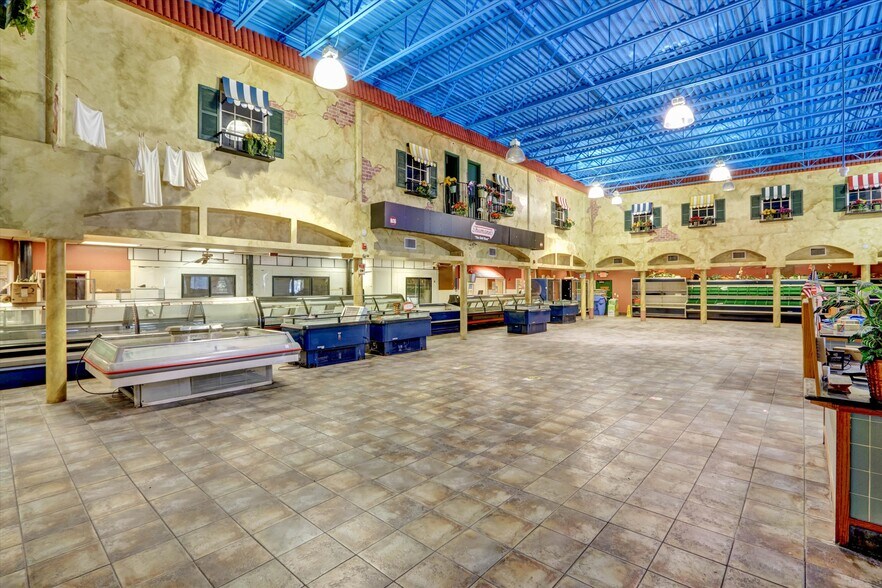 More Photos Of 862 Lafayette St, Cape Coral Restaurant For Sale