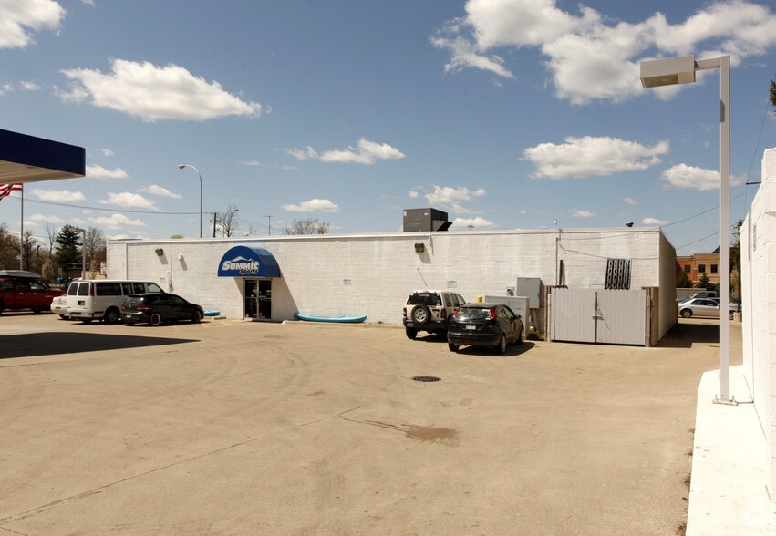 More Photos Of 620 W Grand River Ave, Brighton Freestanding For Lease