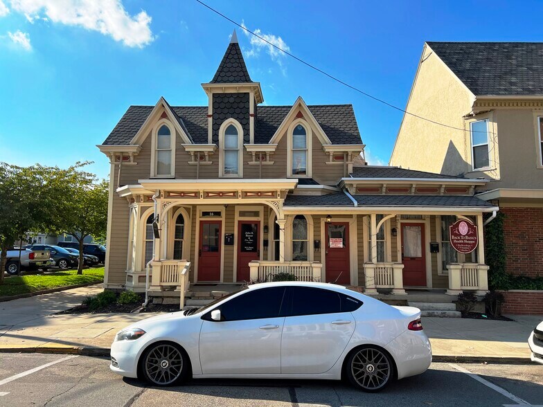 Primary Photo Of 16 Cherry, Troy Freestanding For Lease