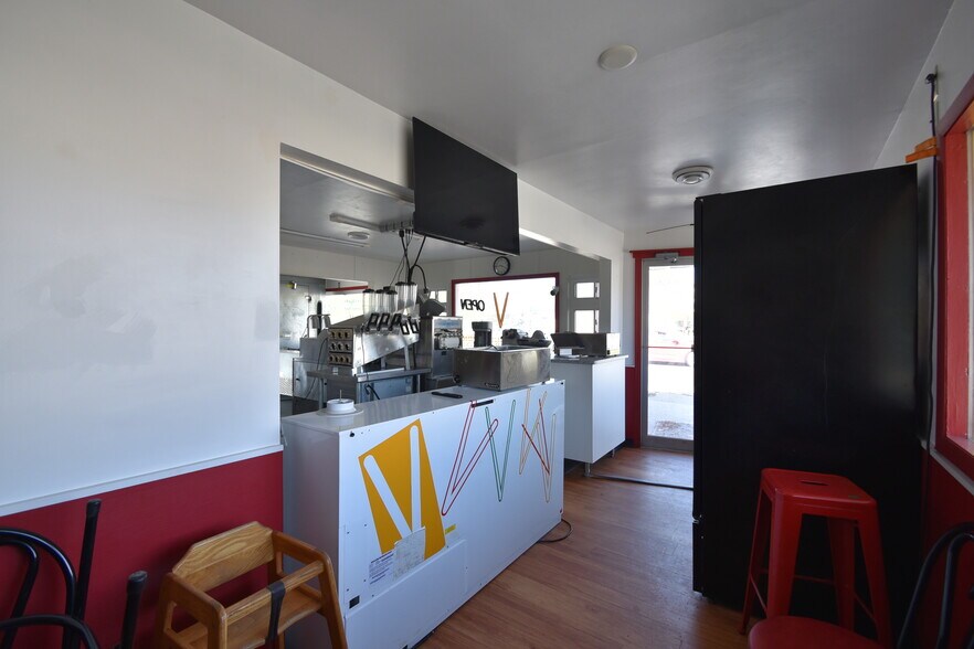 More Photos Of 4 Center Ave W, Dilworth Restaurant For Sale