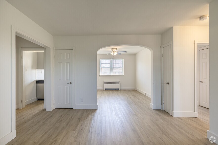 More Photos Of 1100 E Ramblewood Rd, Baltimore Apartments For Sale
