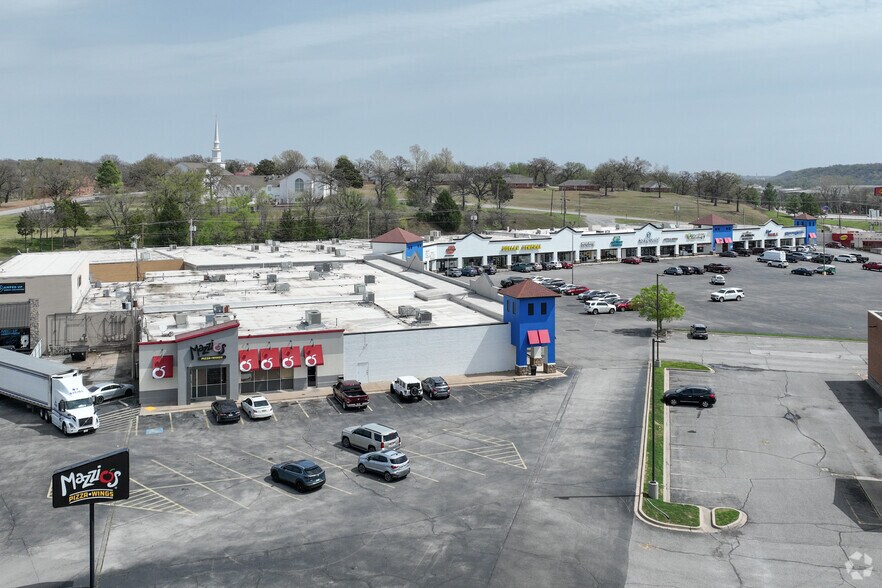 More Photos Of 406-546 Plaza Ct, Sand Springs Unknown For Lease