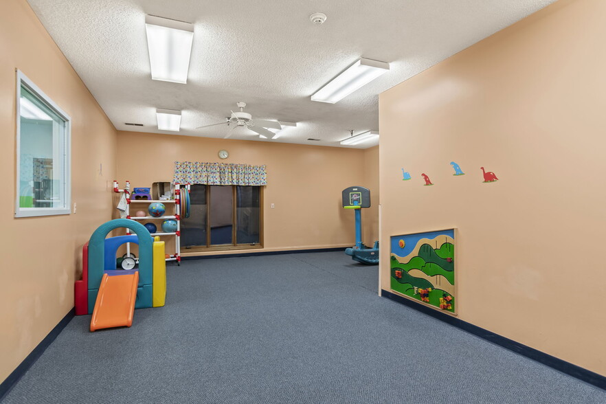 More Photos Of 805 Chatham Rd, Springfield Schools For Sale
