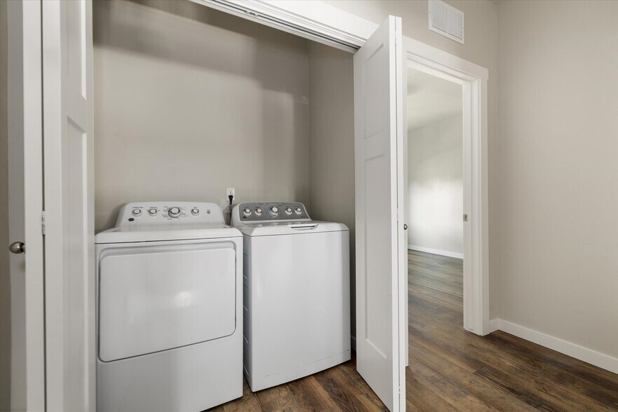 More Photos Of 10610 McMillan Rd, Boise Apartments For Sale