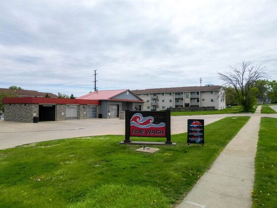 More Photos Of 875 Sherrylynn Blvd, Pleasant Hill Carwash For Sale