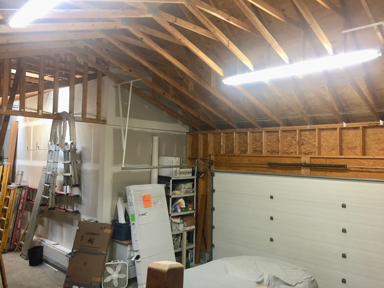 More Photos Of 2109 Forest Dr, Annapolis Showroom For Sale