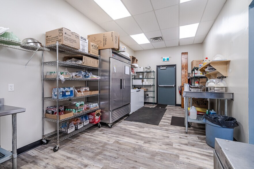 More Photos Of 20 Railway Av S, Marwayne General Retail For Sale