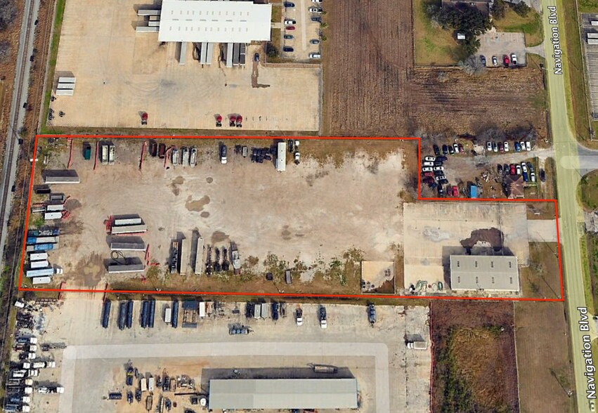 More Photos Of 433 N Navigation Blvd, Corpus Christi Manufacturing For Lease
