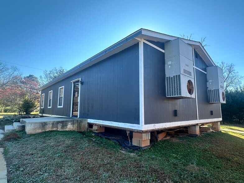 More Photos Of 504 Martin Luther King Jr Dr, Greensboro Daycare Center For Sale