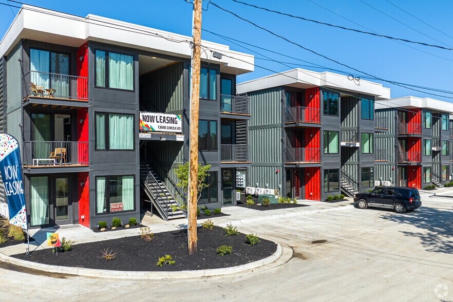 Primary Photo Of 2950 Summit St, Kansas City Apartments For Sale