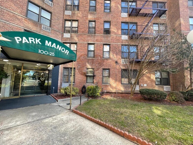 More Photos Of 10025 Queens Blvd, Forest Hills Apartments For Sale
