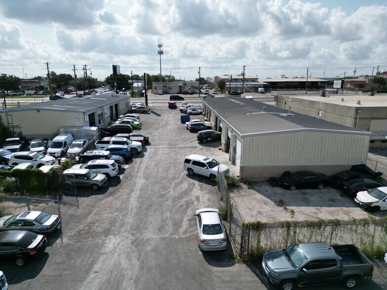 More Photos Of 11116 N Lamar Blvd, Austin Service For Sale