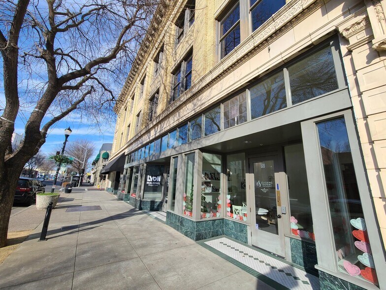 More Photos Of 501-511 Main St, Woodland Office For Lease