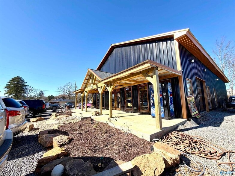 More Photos Of 2501 3rd St SW, Attalla Specialty For Sale